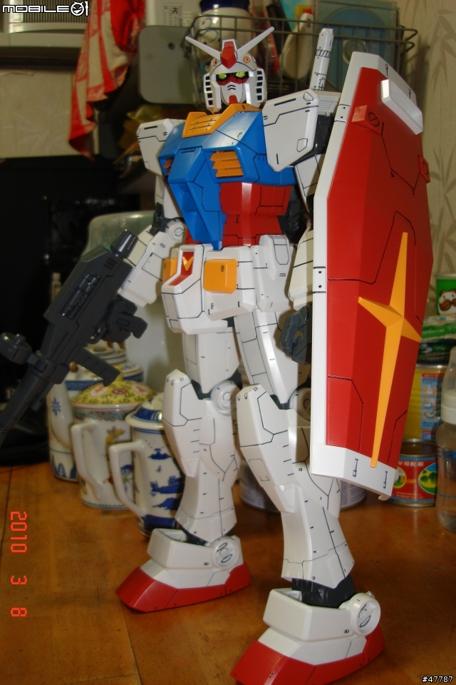 [簡單開箱+成品圖] 1/48 Mega Size Model RX-78 Gundam