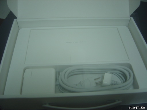 [非專業開箱-圖多] Macbook 小白快速開箱...圖片有點糊..