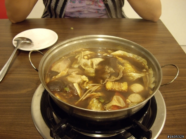 高雄平價火鍋(沙茶.養生.麻辣)