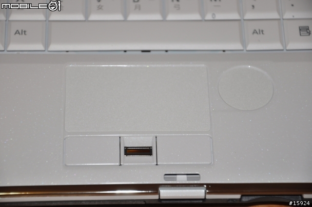 [開箱] 人生第一台筆電 Fujitsu LifeBook SH560B