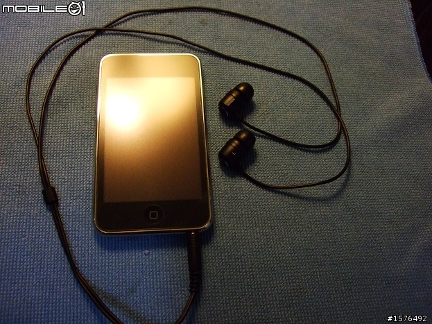 [不專業開箱]iPod Touch 3代 64G (包膜了，新增許多照片，就不開新版了)