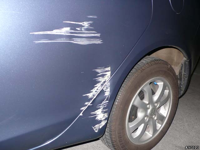 [求助]車門A到牆壁，如何處理較好?