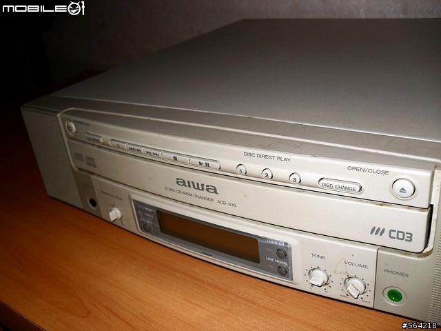 分享古物AIWA 3 DISK SCSI 光碟機