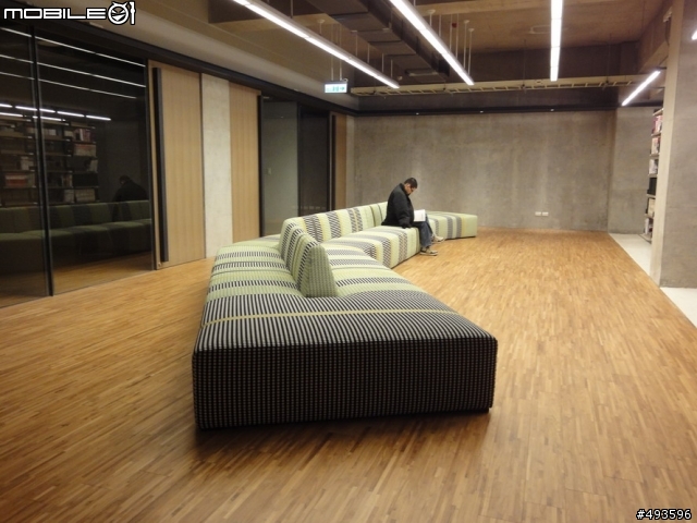 實踐大學新圖書館開箱文(圖多)!!!(啊箱勒= =)