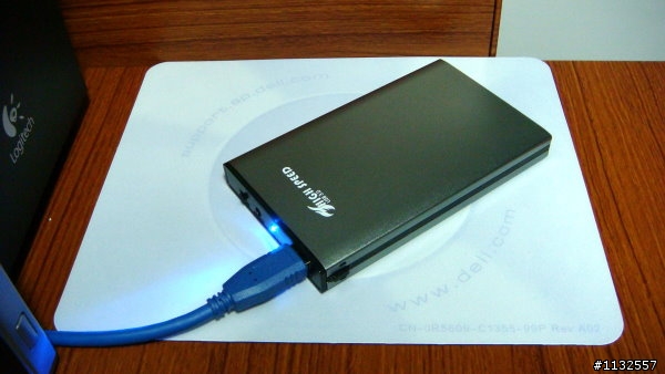 釋放效能的USB 3.0 --2.5"外接盒實測 (改裝藍光LED)