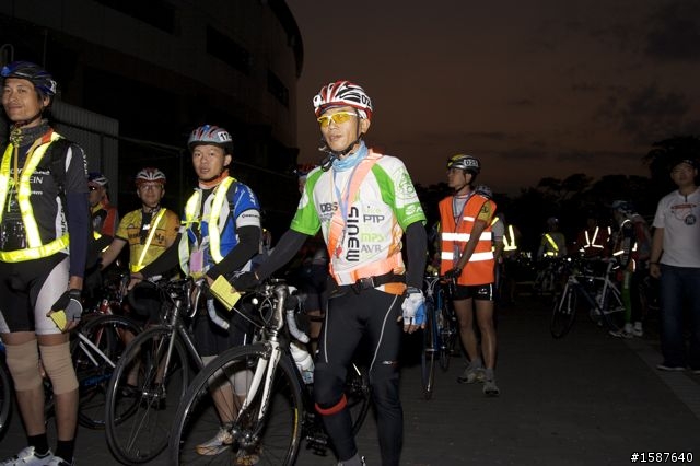 偷‧拍   2/27瘋300K選手英姿  選手們，敬請自行取用^^