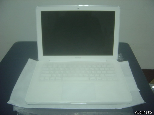 [非專業開箱-圖多] Macbook 小白快速開箱...圖片有點糊..