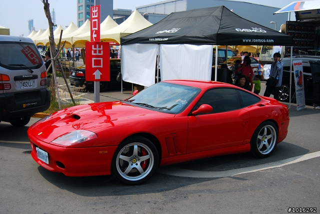 575、大黃蜂&R35 in夢時代