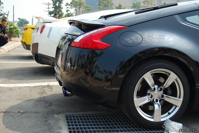 575、大黃蜂&R35 in夢時代