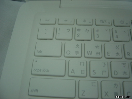 [非專業開箱-圖多] Macbook 小白快速開箱...圖片有點糊..