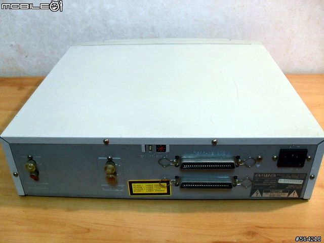 分享古物AIWA 3 DISK SCSI 光碟機