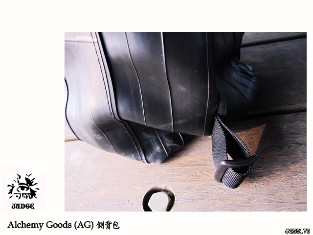 [開箱] 環保素材 輪胎製做的背包   Alchemy Goods (AG) 側背包
