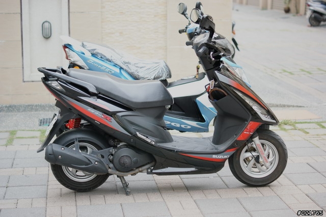 (開箱)PGO G-MAX 220 EFI 水藍白