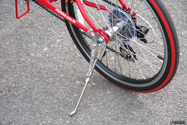 新手上路,這4台不知道該選哪台,懇請幫忙,謝謝!(STARBIKE S-T2B20吋21速折疊車6300元和【Global Force 】20吋24速折疊車5999元)