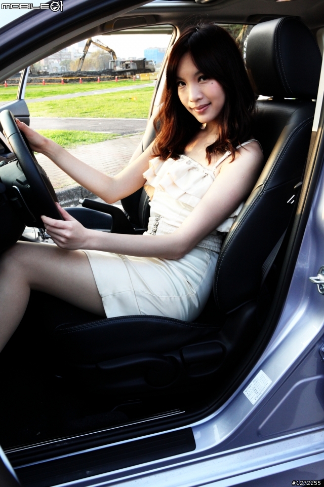 2010 New Mazda 3正點小妞外拍側拍第二發
