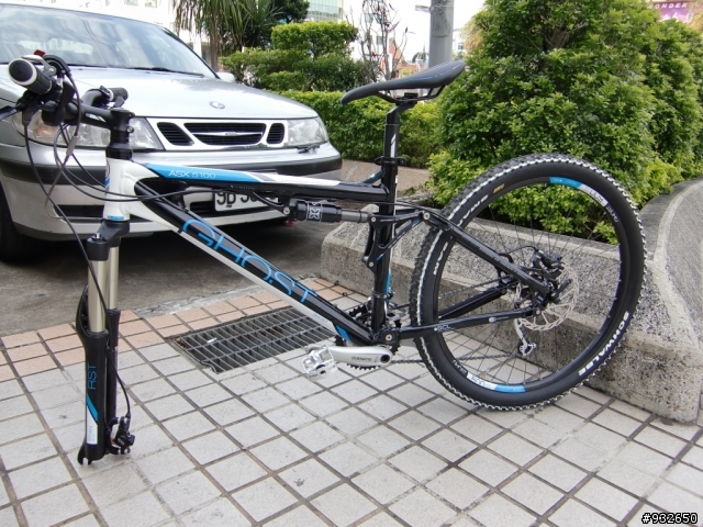 協尋登山車碟煞前輪-地點在八里龍米路一二段之間往台北方向右邊一排可停車處的人行道旁邊的竹林,請熱心車友幫忙打聽一下!!