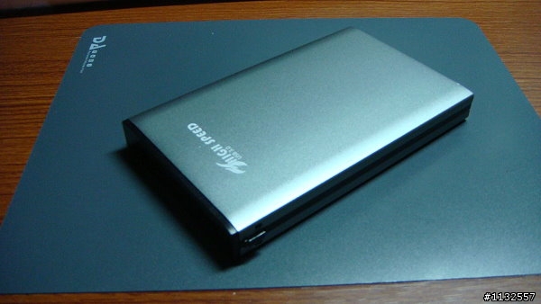 釋放效能的USB 3.0 --2.5"外接盒實測 (改裝藍光LED)