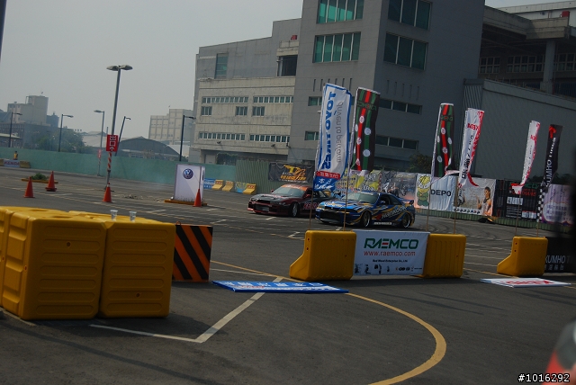 575、大黃蜂&R35 in夢時代