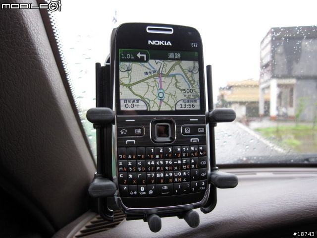 [分享] Nokia E72 隨時隨地，一手掌握工作優勢
