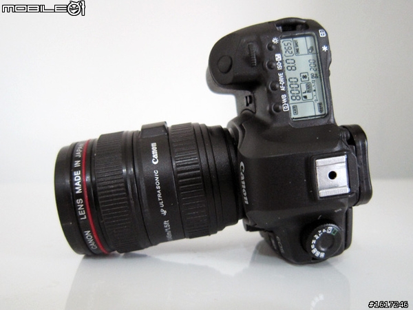 Canon機皇現身!!!? "Canon 5D Mark II" 造型隨身碟