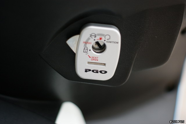 (開箱)PGO G-MAX 220 EFI 水藍白