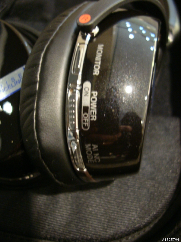 [開箱] 燒燙燙機場開箱 - SONY抗噪耳機 MDR-NC500D