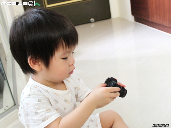 Canon機皇現身!!!? "Canon 5D Mark II" 造型隨身碟