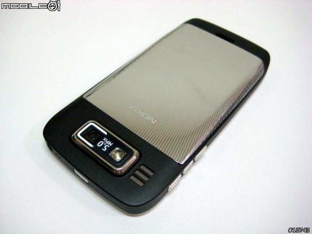 [分享] Nokia E72 隨時隨地，一手掌握工作優勢