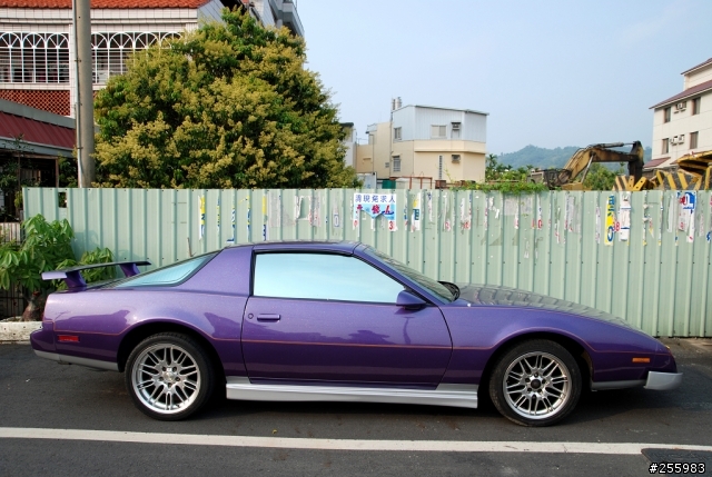 請問這是什麼車????