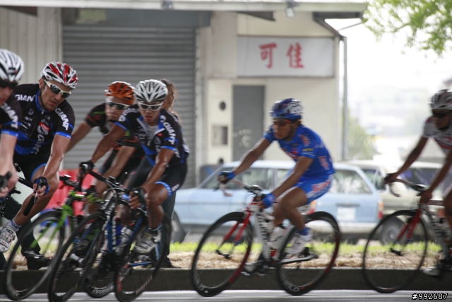 2010年環台賽第四站台中繞圈賽(柔軟的美VS.結實的肌肉)