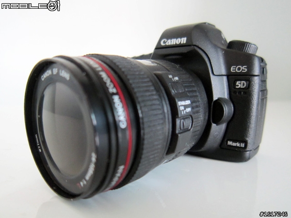 Canon機皇現身!!!? "Canon 5D Mark II" 造型隨身碟