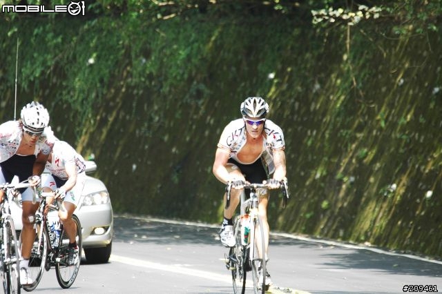 環台賽第6站第2登山點前1KM，PRO也是騎得很辛苦