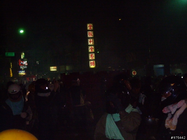 鹽水蜂炮之遊(我的相機嗚嗚)已經全部上傳完畢