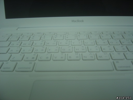 [非專業開箱-圖多] Macbook 小白快速開箱...圖片有點糊..
