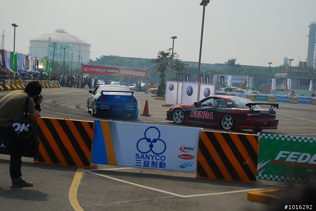 575、大黃蜂&R35 in夢時代