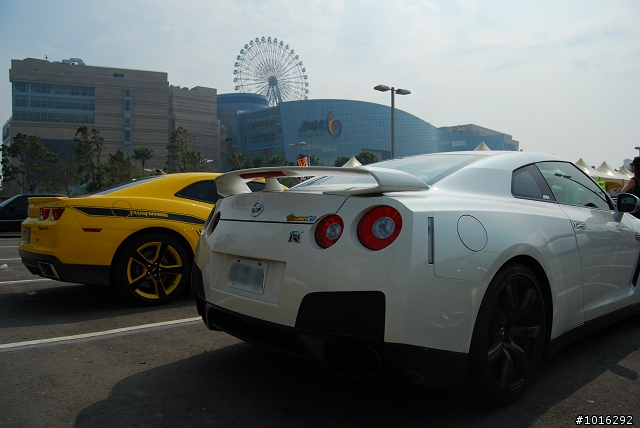 575、大黃蜂&R35 in夢時代