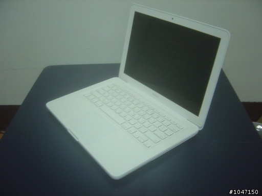[非專業開箱-圖多] Macbook 小白快速開箱...圖片有點糊..