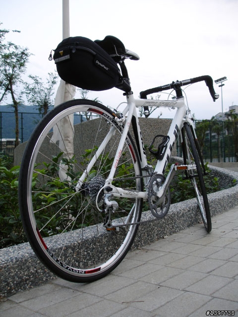人蔘，進階了[ Fuji Roubaix 2.0 ]開箱文