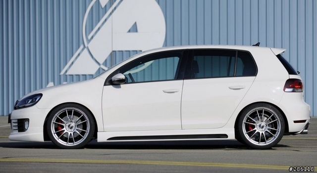 Rieger 推出 GOLF GTI 外觀套件
