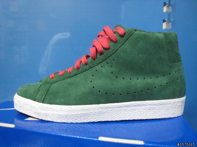 開箱文~NIKE SB 綠葉BLAZER