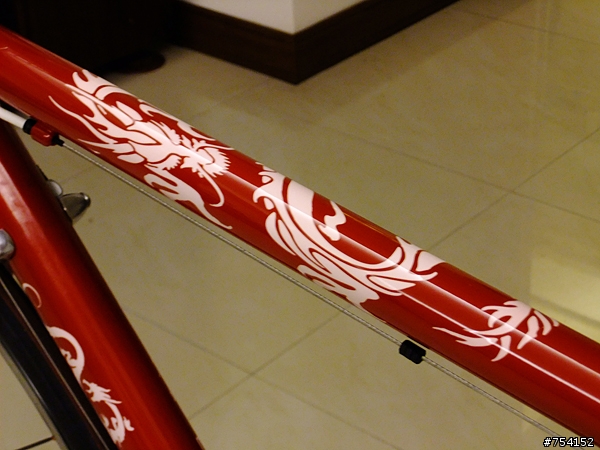 [開箱] 懷胎八月~女王的量身手工Colossi 鋼管車"RED DRAGON"