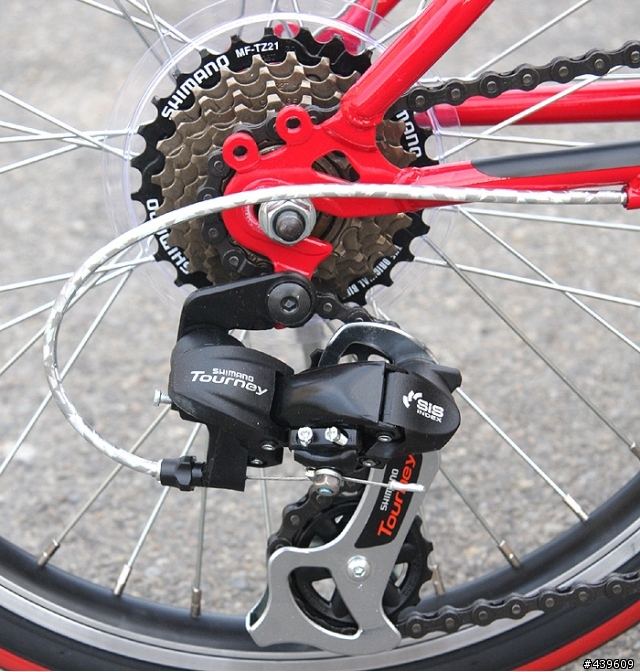 新手上路,這4台不知道該選哪台,懇請幫忙,謝謝!(STARBIKE S-T2B20吋21速折疊車6300元和【Global Force 】20吋24速折疊車5999元)