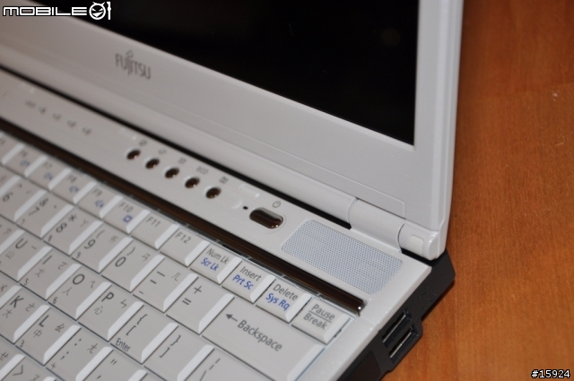 [開箱] 人生第一台筆電 Fujitsu LifeBook SH560B
