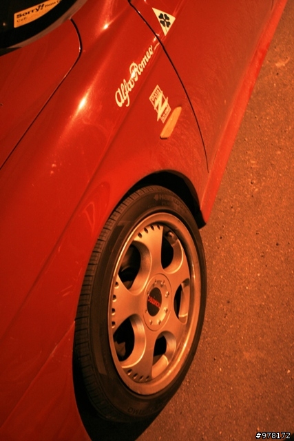 Red Alfa Romeo 156~