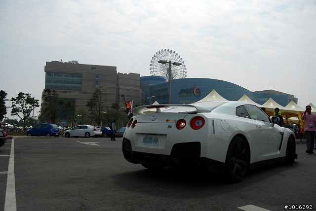 575、大黃蜂&R35 in夢時代