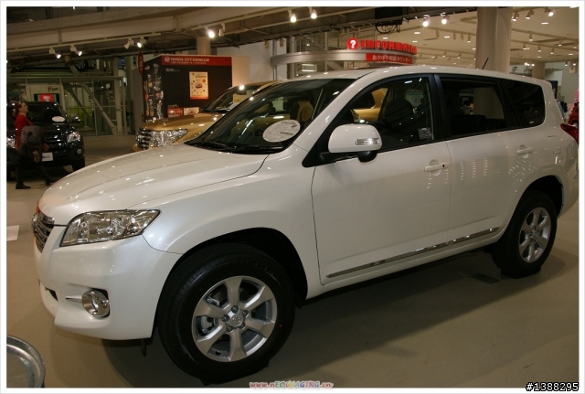 日本看到的RAV4