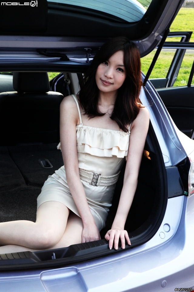 2010 New Mazda 3正點小妞外拍側拍第二發