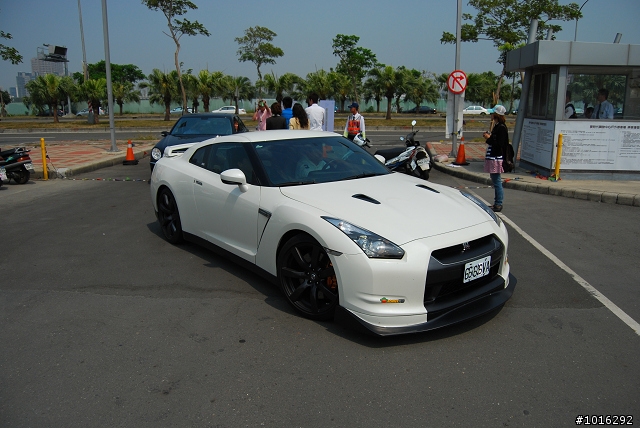 575、大黃蜂&R35 in夢時代