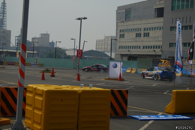 575、大黃蜂&R35 in夢時代