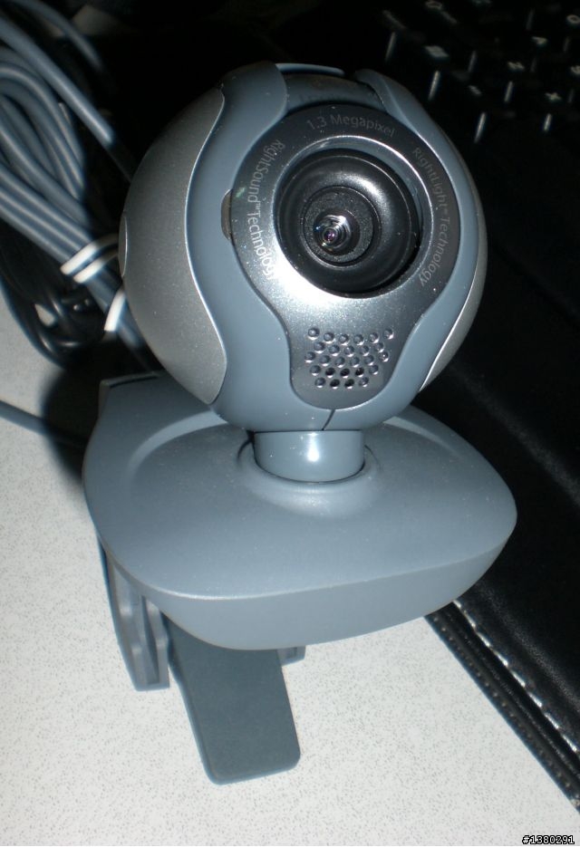 多隻 Logitech 視訊簡測